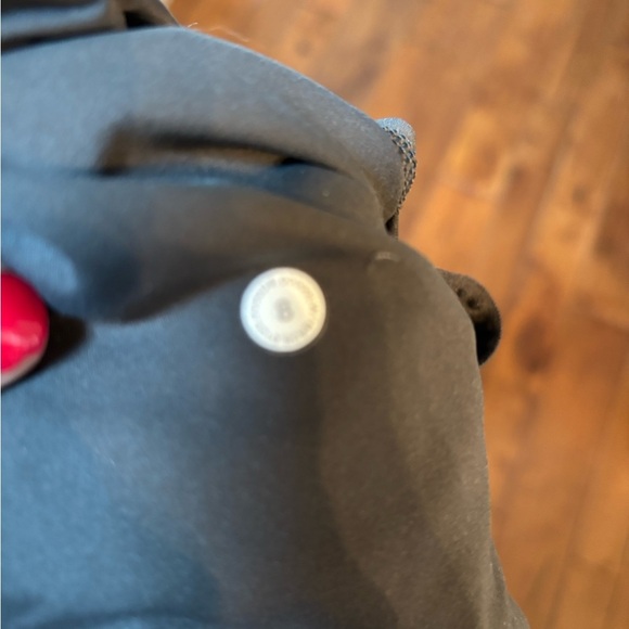 Lululemon sz 8 tie on the side shorts - Picture 7 of 7